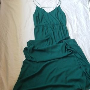 LOFT Flowy Maxi Dress w/ Cute Back